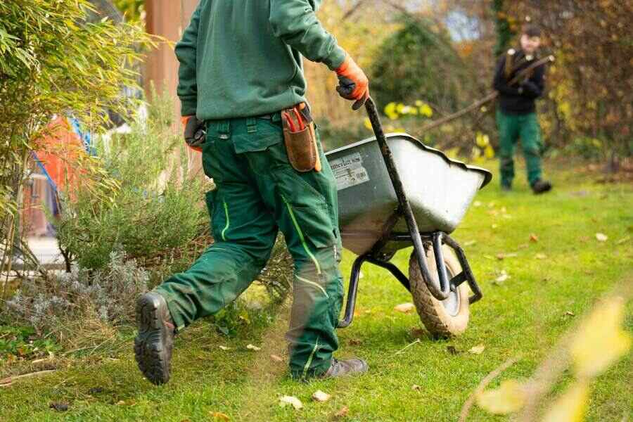Fall cleanup crew, Durham